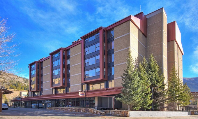 Copper Mountain Village Hotel | Perfect Hotel Room For A Mountain Getaway! VS641H