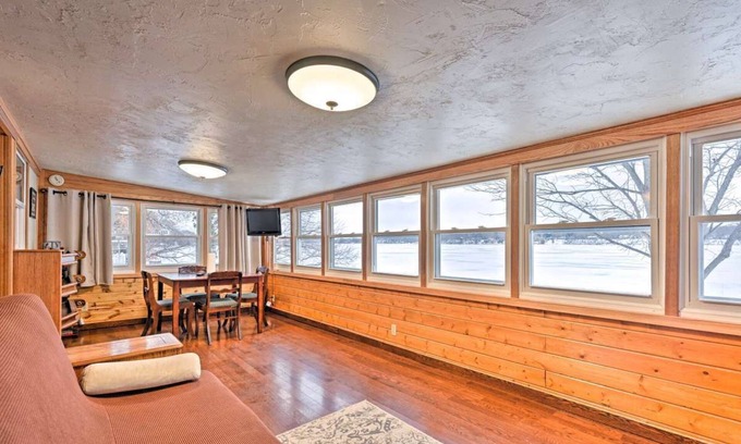 Montello Cottage | Perfect lakefront cabin for any time of year