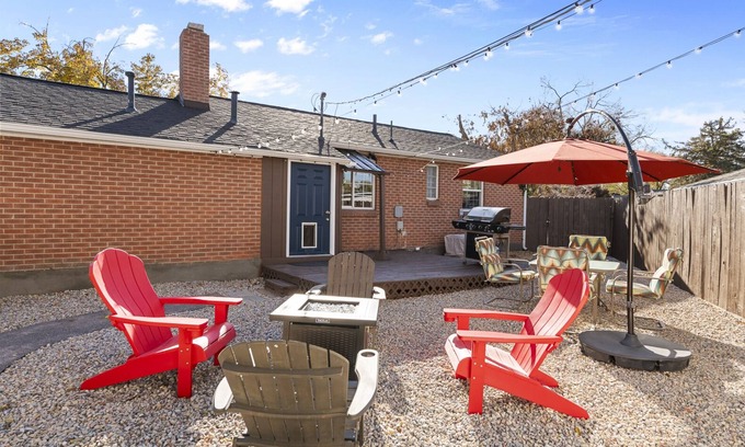 Glendale House | Perfect Location Near Airport, Downtown, & Summer Adventure! Hot Tub, BBQ, Yard!