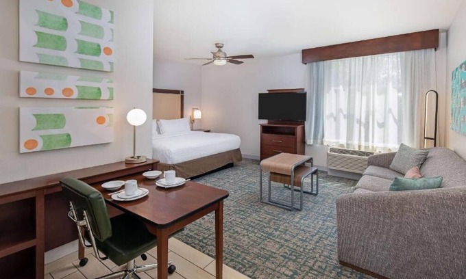Sandy Springs Hotel | Perfect North Atlanta Getaway: Indoor Pool, Fitness Center & Free Parking