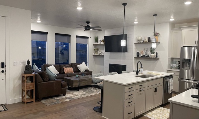 Park City House | Perfect Park City location w/Hot Tub!