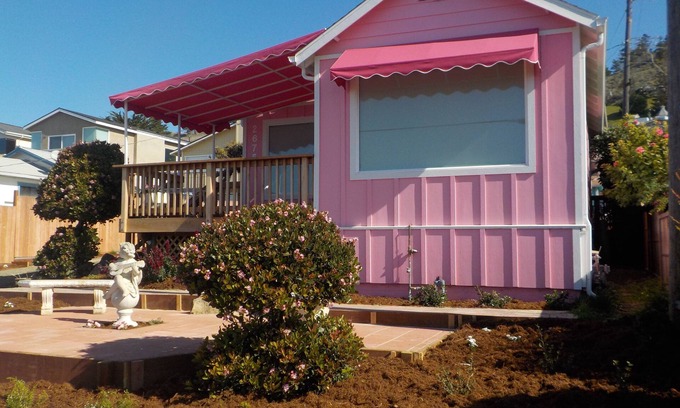 Cayucos Cottage | Perfect Pink Paradise