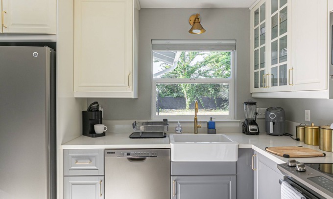 Portsmouth House | Perfect Portland Getaway!!