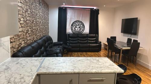 Glasgow Apartment | Perfect Stay Near Glasgow Town