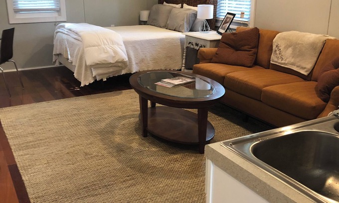 Old Village Apartment | Perfect studio for travel or work! 5 minutes to the beach!