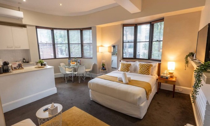 Chippendale Apartment | Perfect sunny Studio in the city- Broadway- Chippendale