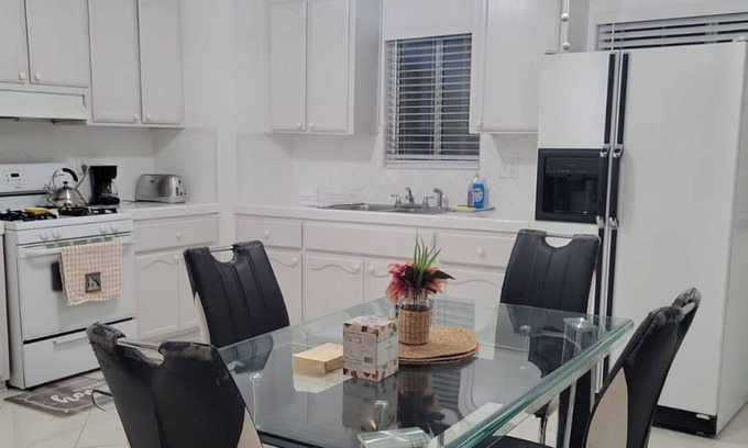 Downey House | Perfect vacation,home with free park in LA