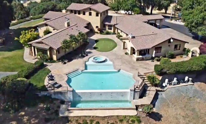 Cedar Ridge House | Perfect villa for family gatherings, and handicapped accessible. Fees included.