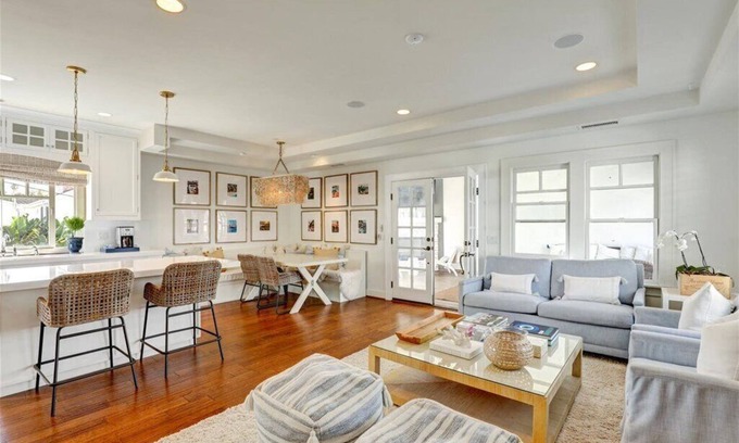 Corona del Mar Condo | Perfection by the Sea! 3 blocks from the water in Corona Del Mar