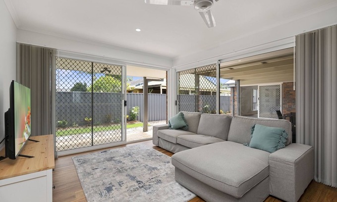 Banksia Beach House | Perfectly Located Holiday Retreat