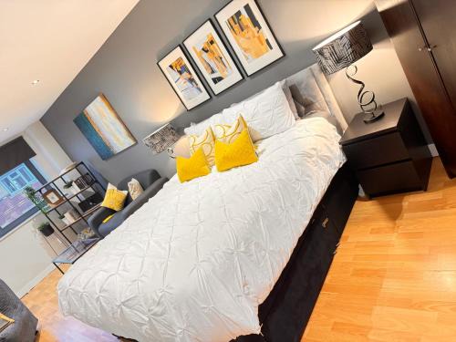 Sheffield Apartment | Perfectly Located City Centre Studio Apartment - West One with FREE WIFI, GYM ACCESS, NETFLIX