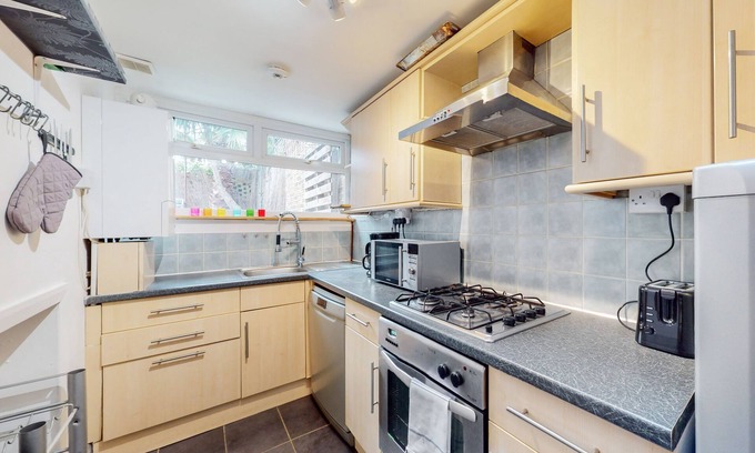 Stockwell Apartment | Perfectly located, classy 2 bedroom flat in Stockwell