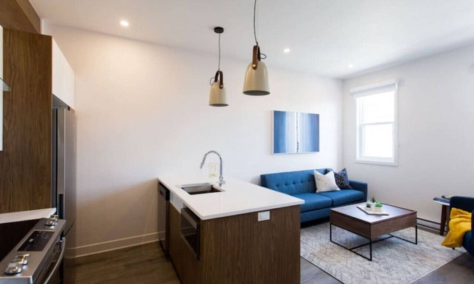 Mile End Apartment | Perfectly Located Mile End 2 Bdr Unit by Denstays