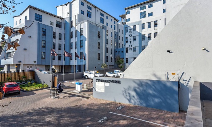 Parkwood Apartment | Perfectly Located 1 Bed Apt | Corporate Traveller