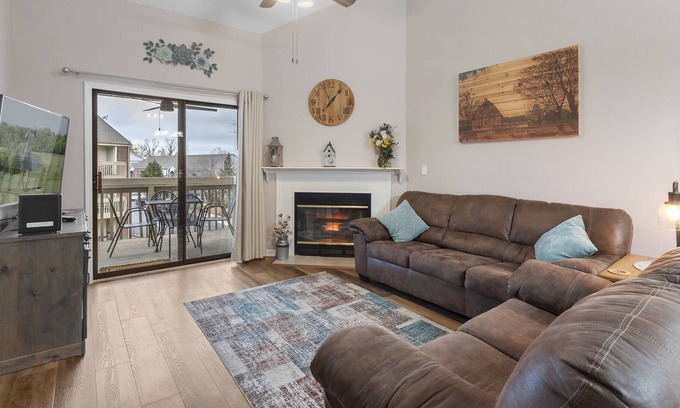 Table Rock Condo | Perfectly On Pointe 3 Bedroom Condo by Redawning