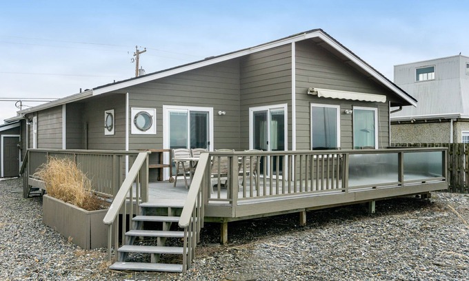 Ferndale House | Perfectly Peaceful Waterfront Escape w/ Free WiFi, Fireplace, & Furnished Deck