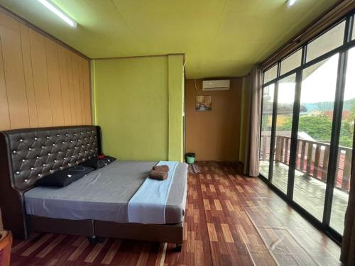 Kampung Pasir Hantu Hotel | Perhentian Hazipah