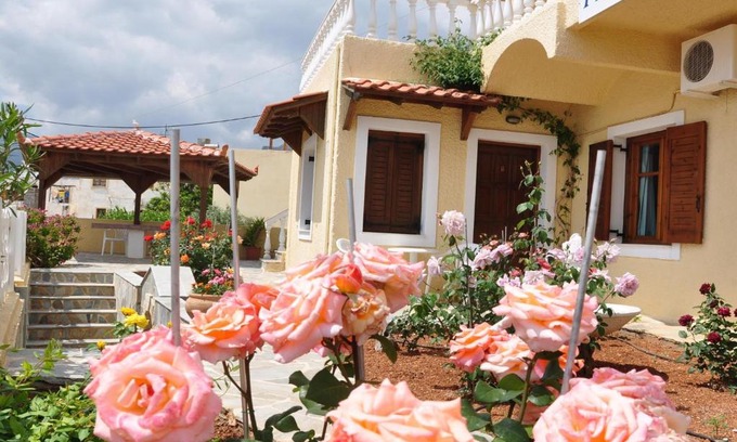 Makry Gialos Apartment | Perigiali