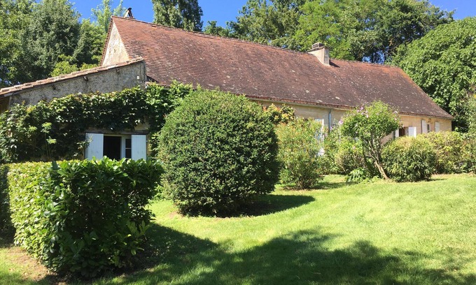 Faux House | Perigord farmhouse with 3000m2 wooded park and secure private pool