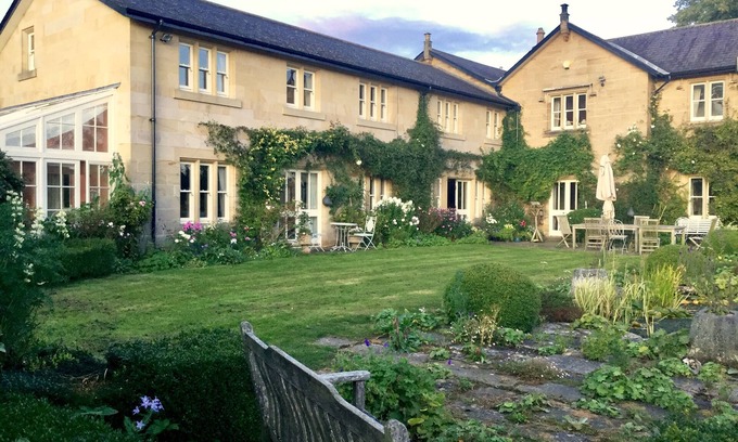 South Charlton House | Period house with spacious family rooms and comfortable bedrooms,