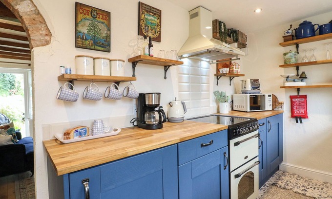 Barrow Upon Soar Cottage | Periwinkle Cottage