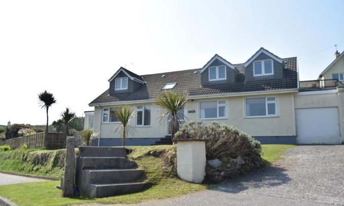 Perranporth House | Perran Steps