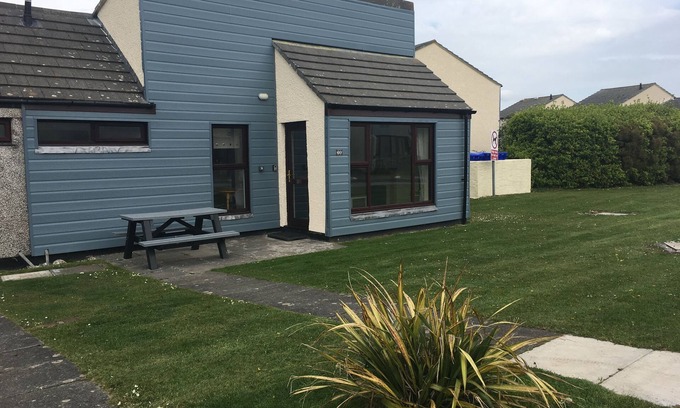 St. Agnes House | PERRANPORTH - AMAZING VALUE - 3 bedrooms, great facilities, swimming pool