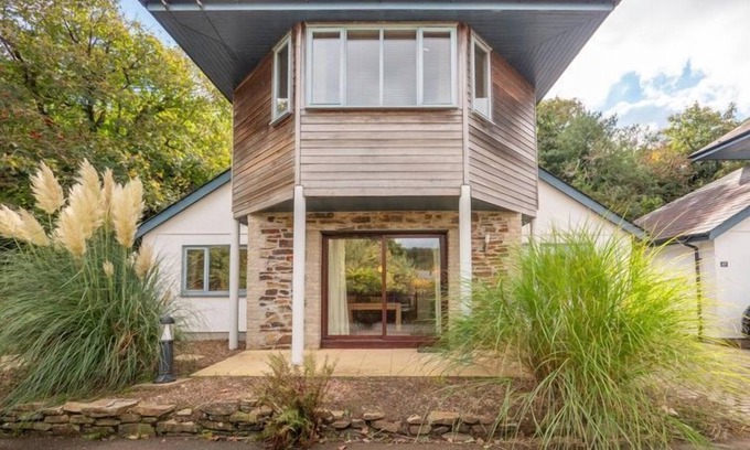 Carnon Downs Cottage | Pet free Croft Cottage