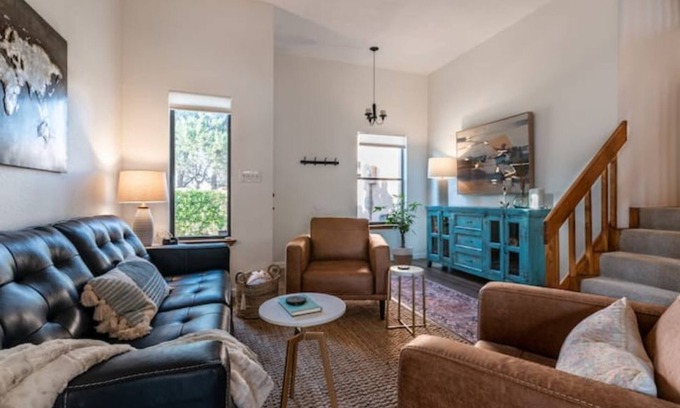 Bear Canyon Estates House | Pet-free home in safe NE heights neighborhood!