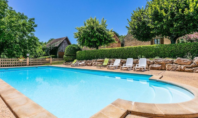Saint-Crepin-et-Carlucet Apartment | Pet friendly apartment