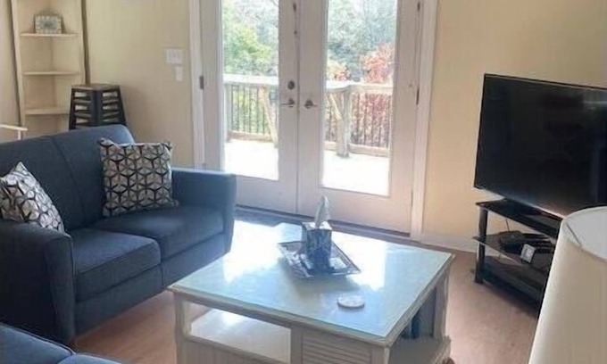 Emerald Isle Cottage | Pet Friendly, Affordable and private Single family home