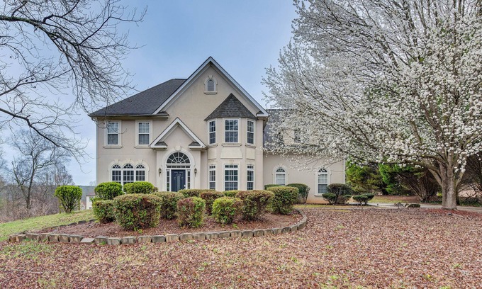 Southwestern House | Pet-Friendly Atlanta Home: 9 Mi to Downtown!