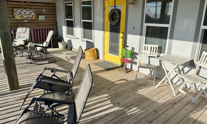 Surfside Beach House | Pet-Friendly Beach Fenced Yard Bike Quiet Location