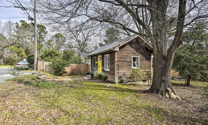 Carrboro Cottage | Pet-Friendly Carrboro Cottage < 1 Mi to Carr Mall