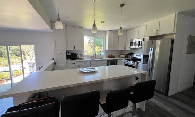 Felicita House | Pet friendly charming house in quite neighborhood in Escondido California