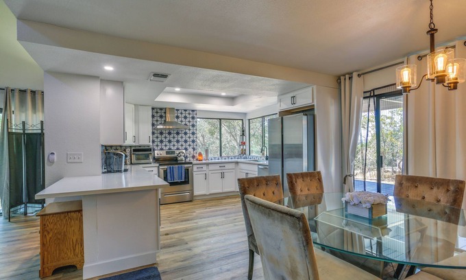Yosemite Lakes House | Pet-Friendly Coarsegold Vacation Rental w/Deck!