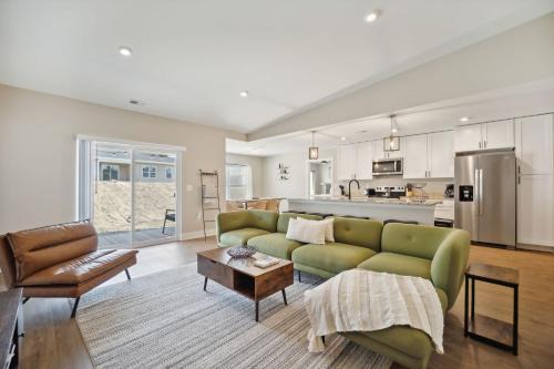 Williamsburg House | Pet-Friendly Condo in Traverse City