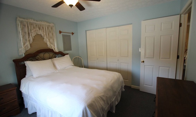 Monticello Condo | Pet Friendly Condo Overlooking Pool And Tennis Court.