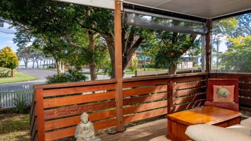 Bongaree House | Pet Friendly Cottage With Waterviews