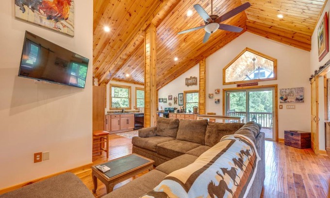Huber Apartment | Pet-Friendly Dry Branch Ranch Vacation Rental!