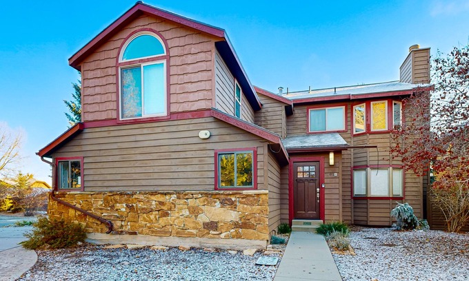 South Snyderville Basin House | Pet-friendly duplex w/mountain views, shared firepit and deck