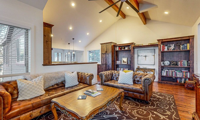 South Snyderville Basin House | Pet-friendly duplex w/mountain views, 2 en suite bedrooms, shared firepit, deck