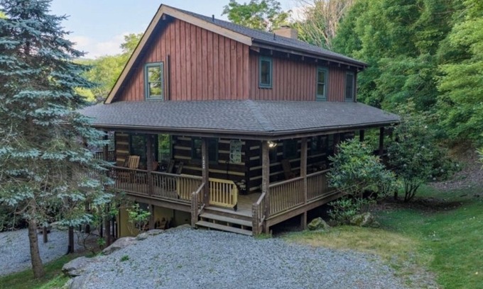 Seven Devils Cabin | Pet-Friendly, Family-Friendly cabin close to Sugar Mt, Banner Elk, Beech, Boone