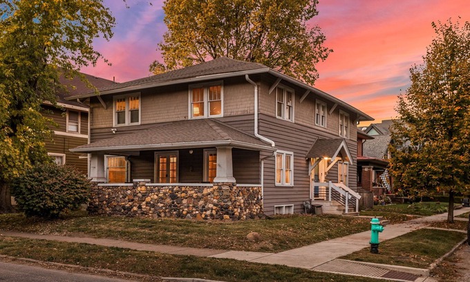Old Northside House | Pet Friendly, Fire Pit, Corn-hole | Indy Heritage House