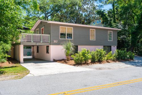 Folly Beach House | Pet Friendly Folly Vacation Three Bedroom Cottage 317 East