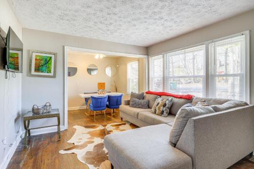 Forest Park House | Pet-Friendly Georgia Retreat with Fire Pit and Porch!