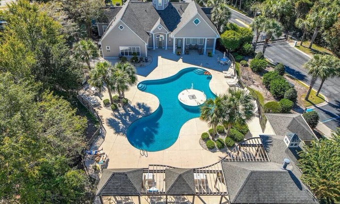 Vaught Condo | PET FRIENDLY-GREAT LOCATION! MINUTES TO BEACH AND GOLF COURSE.