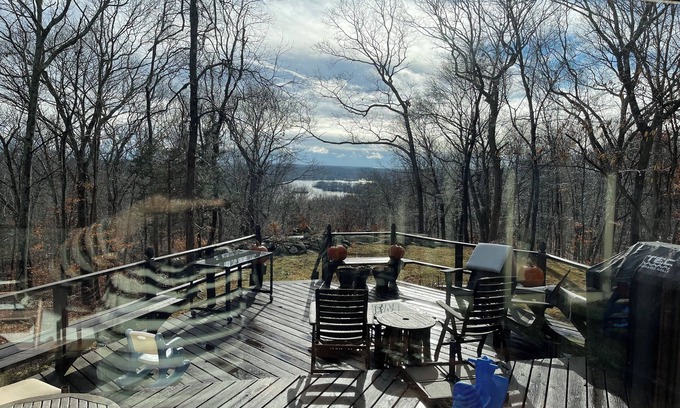Old Lyme House | Pet Friendly Hilltop Retreat in the Woods