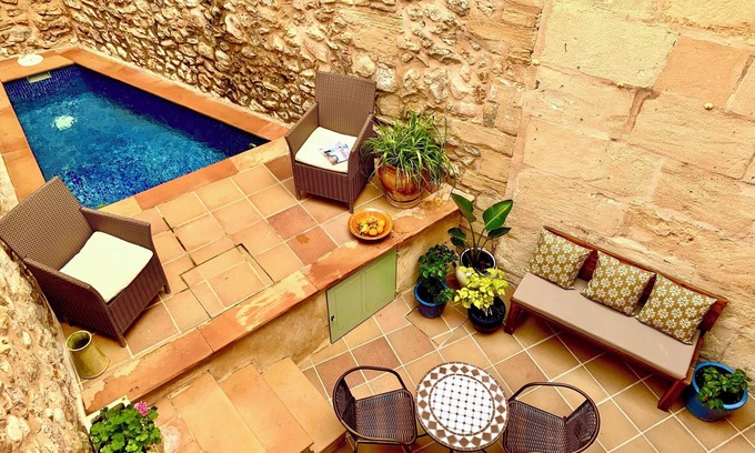Pollensa House | Pet-Friendly Holiday Home 'Casa Romana' with Mountain View, Pool & Wi-Fi
