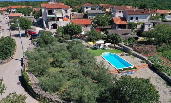 Brzac House | Pet-Friendly Holiday Home Lara with Pool and Sea view - excellent choice for a relaxing family getaway